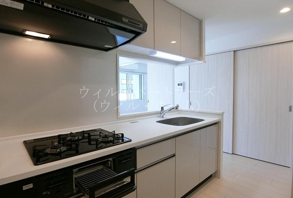 �y�L�b�`���z�@���Ԏ��A���ݔ��ʏZ�ˉ摜�ł�/���[���J���[�قȂ�܂�