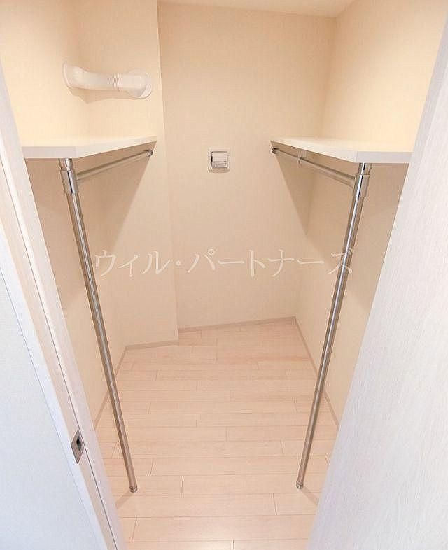 y[z@ՂEH[NC