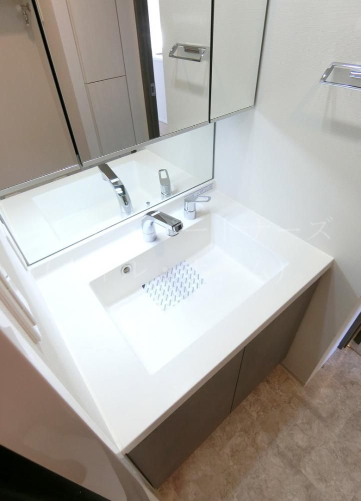 �y���ʏ��z�@���Ԏ��A���E���]�ʏZ�ˉ摜�ł�