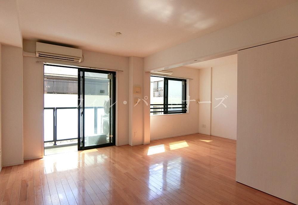 �y�o���R�j�[�z�@�N���[�j���O�O�̎B�e�摜�ł�