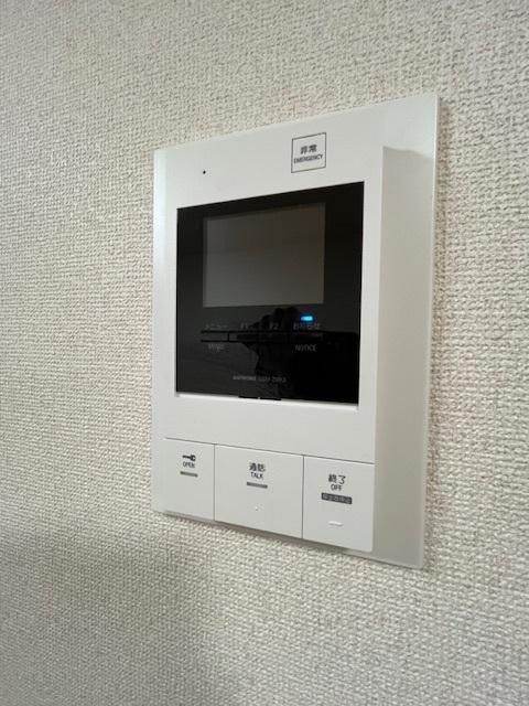 �y�Z�L�����e�B�z�@