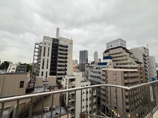 �y���]�z�@