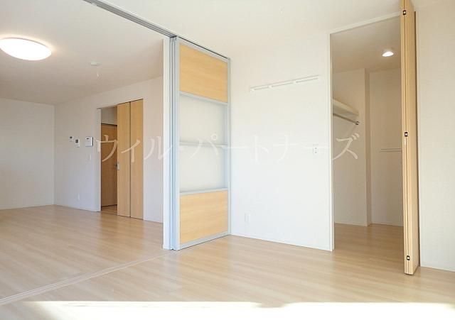 �y���̑������E�X�y�[�X�z�@���Ԏ�蓯�d�l�A���E���]�^�C�v�̂������ł�