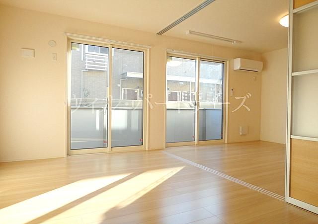 �y���̑������E�X�y�[�X�z�@���Ԏ�蓯�d�l�A���E���]�^�C�v�̂������ł�