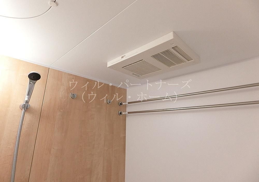 【その他設備】　暖房涼風機能付き浴室乾燥機