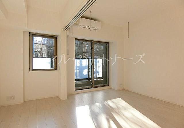 yErOz@ԎAdlʏZˉ摜ł