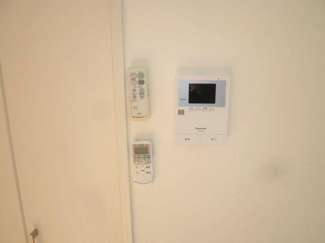 �y�Z�L�����e�B�z�@