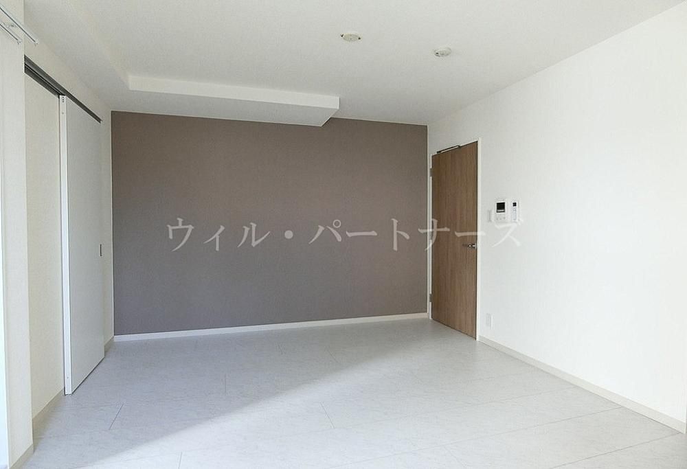 �y�����E���r���O�z�@���E���]�^�C�v�̓����摜�ł�