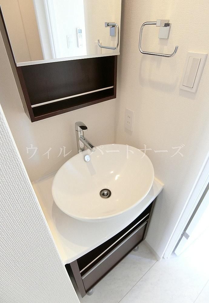 �y���ʏ��z�@���E���]�^�C�v�̓����摜�ł�