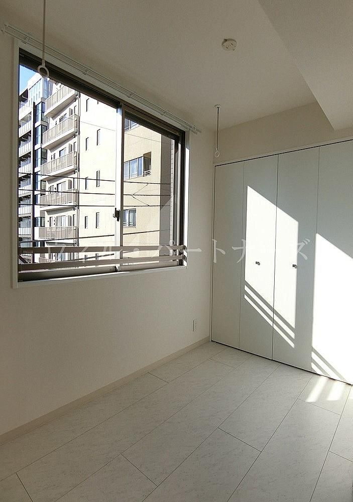 �y���̑������E�X�y�[�X�z�@���E���]�^�C�v�̓����摜�ł�