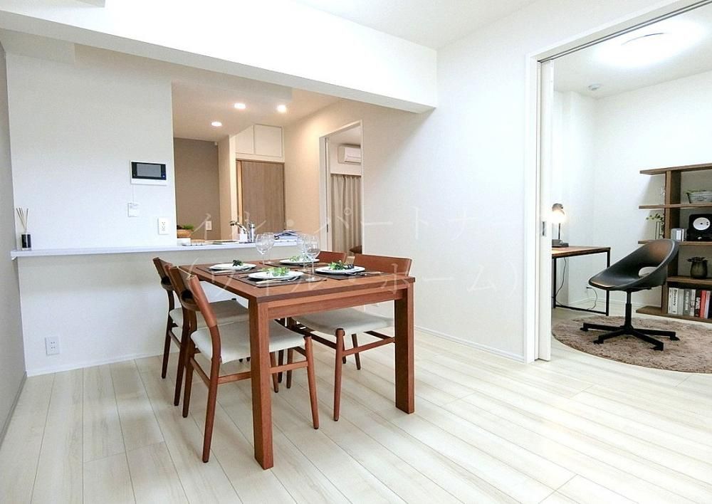 �y�Z�L�����e�B�z�@���Ԏ��A���E���]�^�C�v/���f�����[��