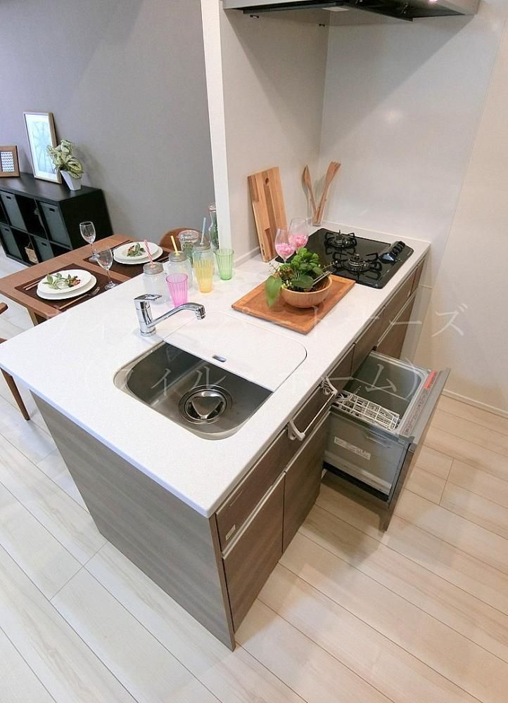 yLb`z@ԎʏZˁAf[摜ł