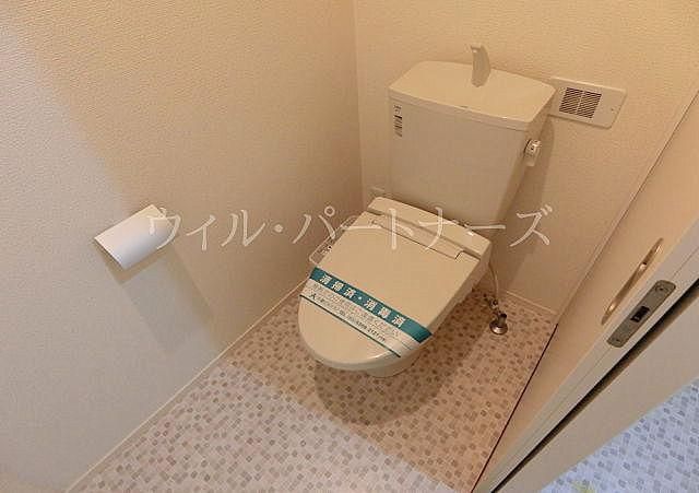 【トイレ】　温水洗浄便座完備
