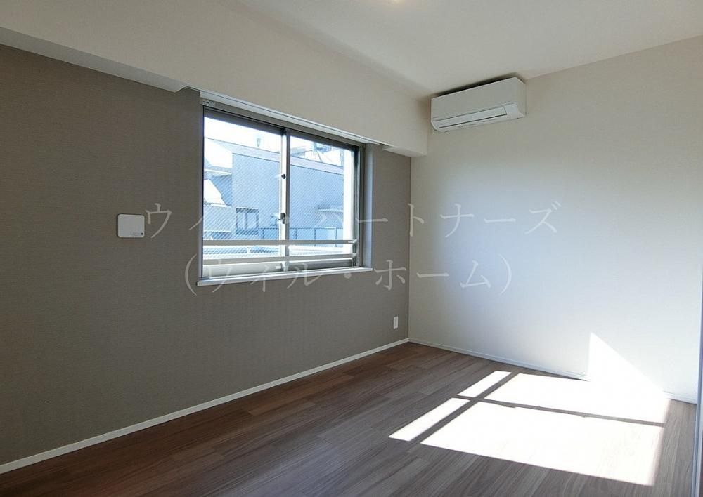 y̑EXy[Xz@Ԏ蓯dlAʏZˉ摜ł