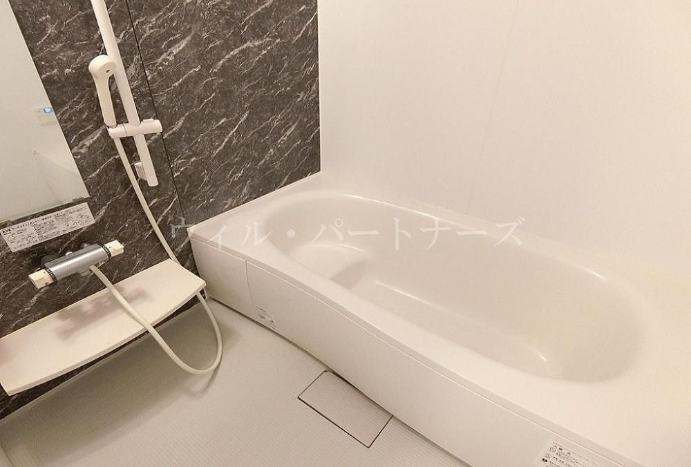 yoXz@Ԏ蓯dlAE]^Cv̉摜ł