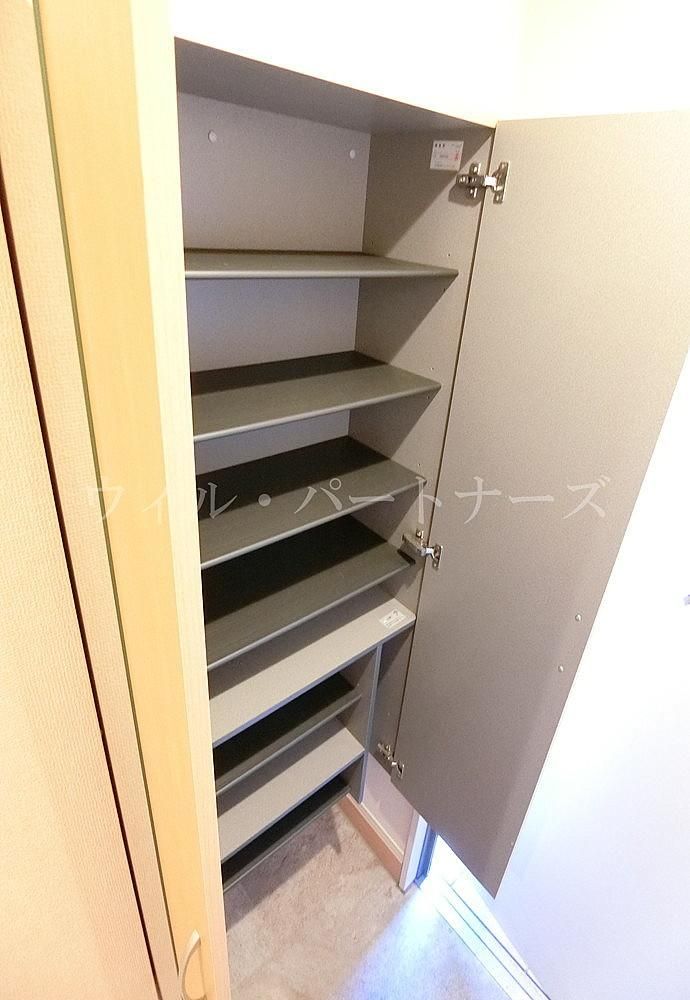 yցz@Ԏ蓯dlAE]^Cv̉摜ł