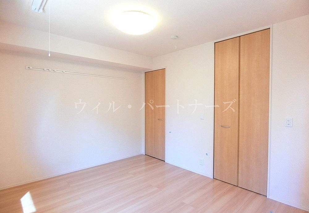 y̑EXy[Xz@Ԏ蓯dlAE]^Cv̉摜ł