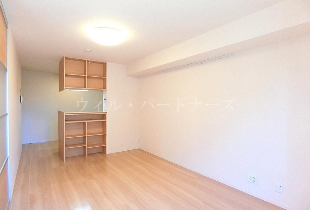 yErOz@Ԏ蓯dlAE]^Cv̉摜ł