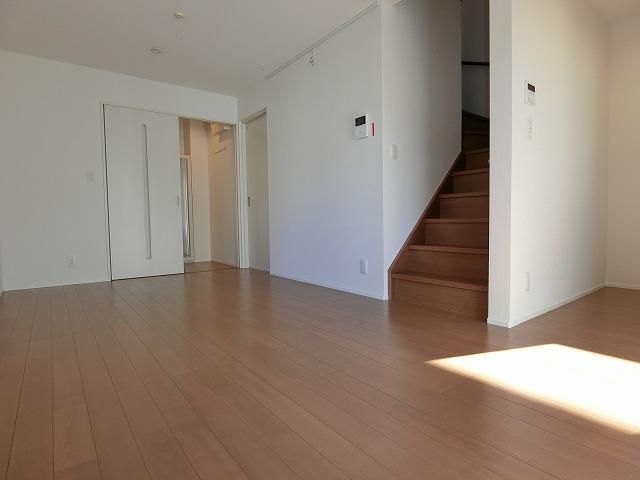 �y���ԁE���r���O�z�@