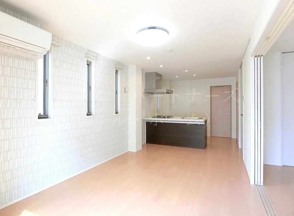 �y�����E���r���O�z�@�N���[�j���O�O�̎B�e�摜�ł�