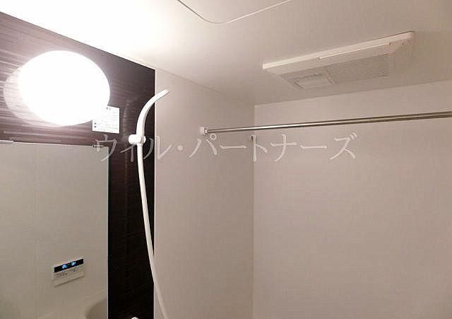【その他設備】　暖房涼風機能付き浴室乾燥機