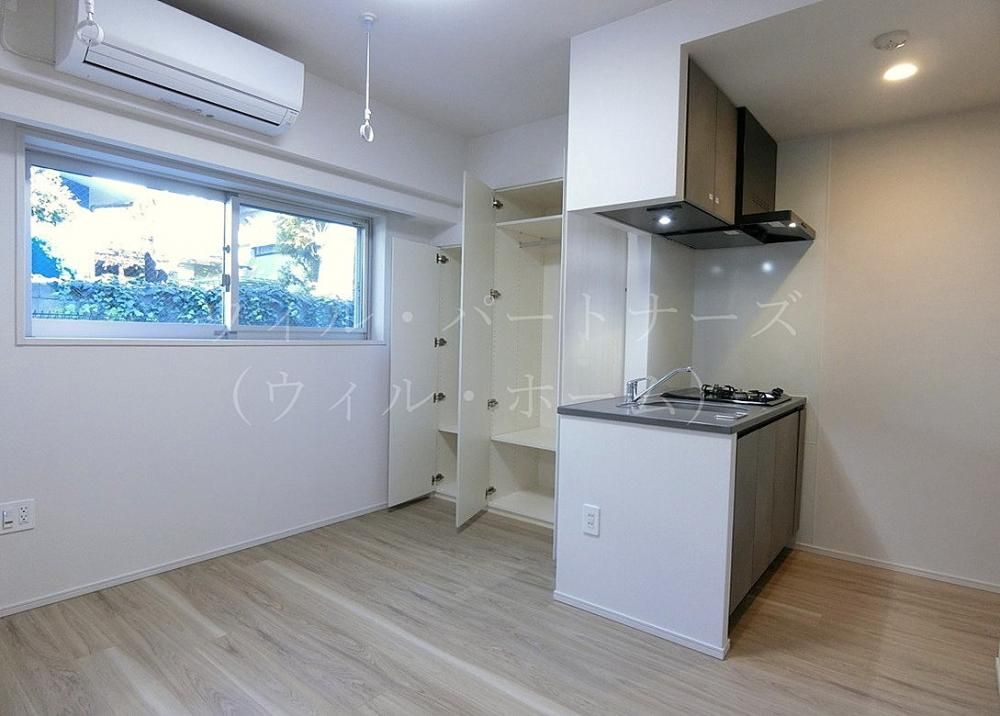 �y�L�b�`���z�@���Ԏ��ʏZ�ˁA���E���]�^�C�v�̓����摜�ł�