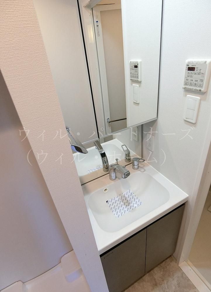 �y���ʏ��z�@���Ԏ��ʏZ�ˁA���E���]�^�C�v�̓����摜�ł�