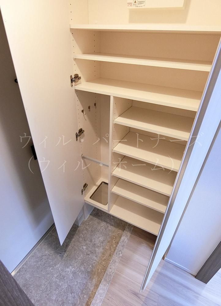 �y���ցz�@���Ԏ��ʏZ�ˁA���E���]�^�C�v�̓����摜�ł�