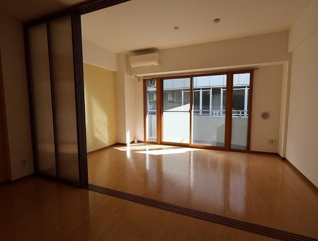 �y���ԁE���r���O�z�@