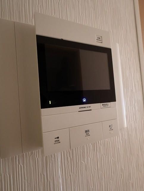 �y�Z�L�����e�B�z�@