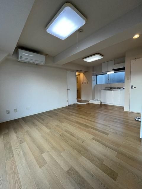 �y���ԁE���r���O�z�@