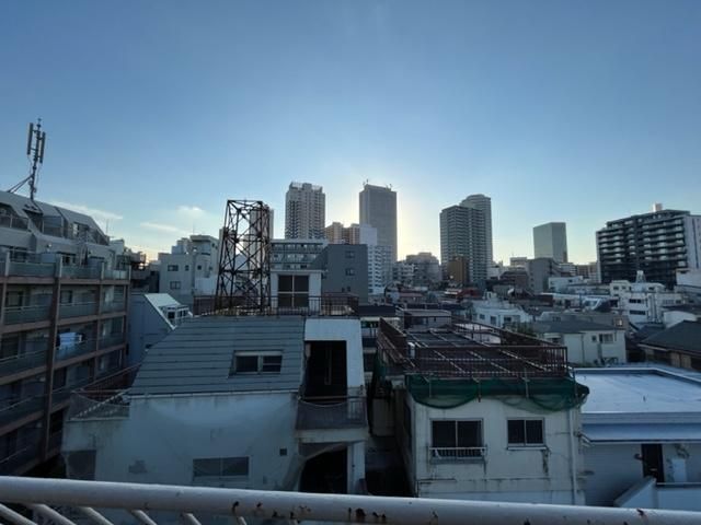 �y���]�z�@