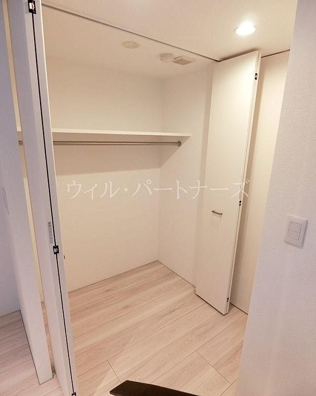 �y���[�z�@�Q���ɂ͑�^�N���[�[�b�g�����ł�