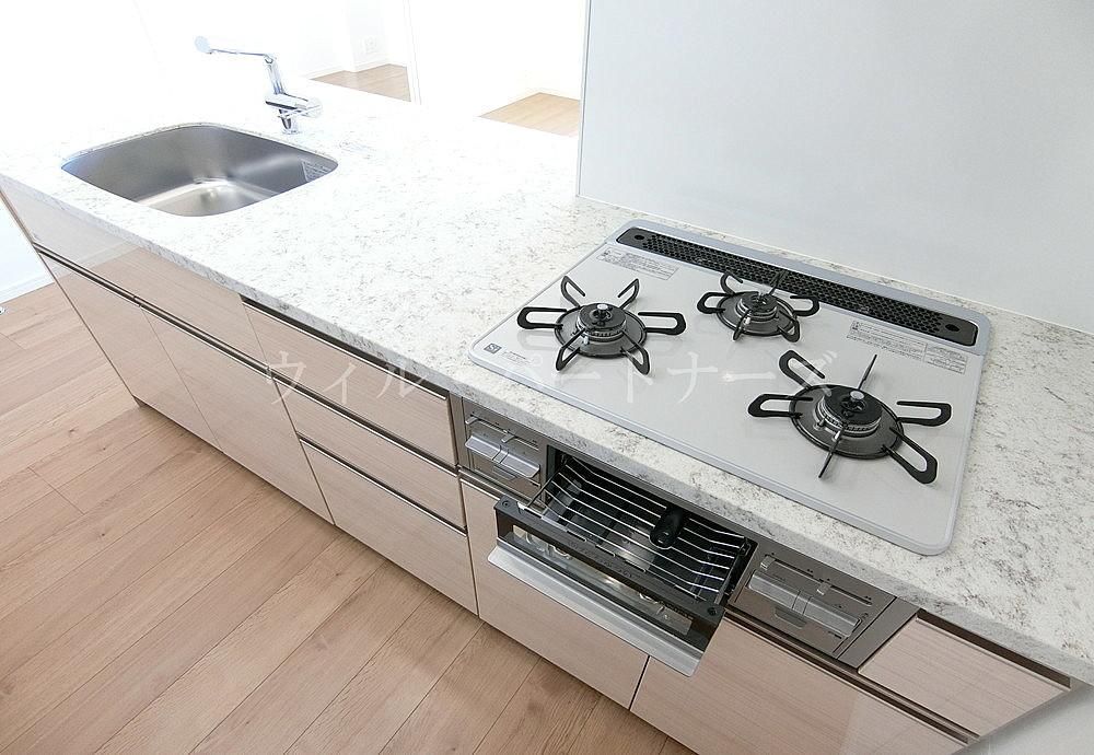 �y�L�b�`���z�@���������A4�K�ʏZ�ˉ摜�ł�