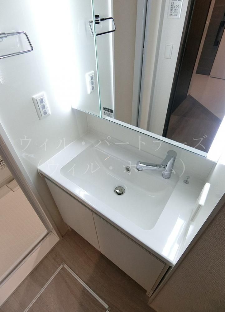 �y���ʏ��z�@3�ʋ��t���h���b�T�[