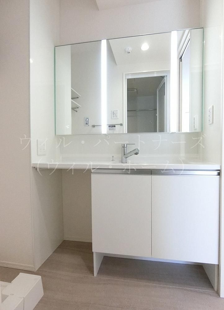 �y���ʏ��z�@3�ʋ��t���h���b�T�[