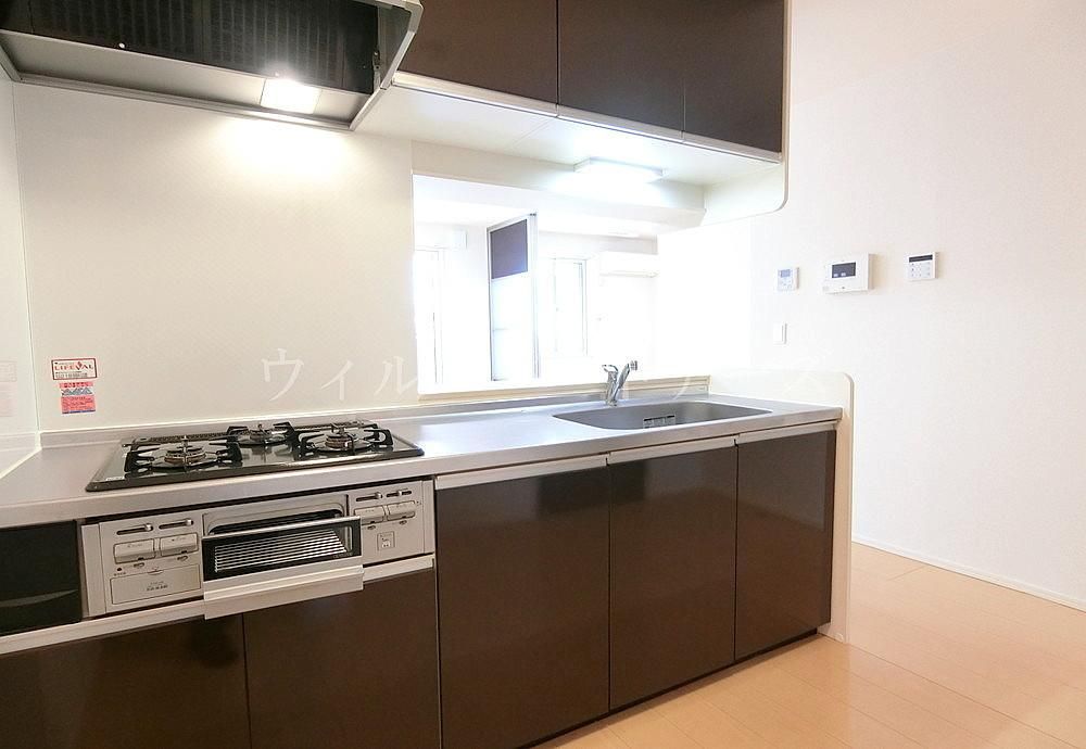 �y�L�b�`���z�@���^�C�v���E���]�^�C�v�̓����摜�ł�