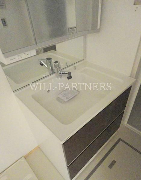 �y���ʏ��z�@�V�����[�t���h���b�T�[:���Ԏ�蔽�]�ʐ^