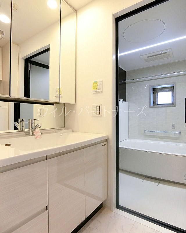 �y���ʏ��z�@�p�E�_�[���[��