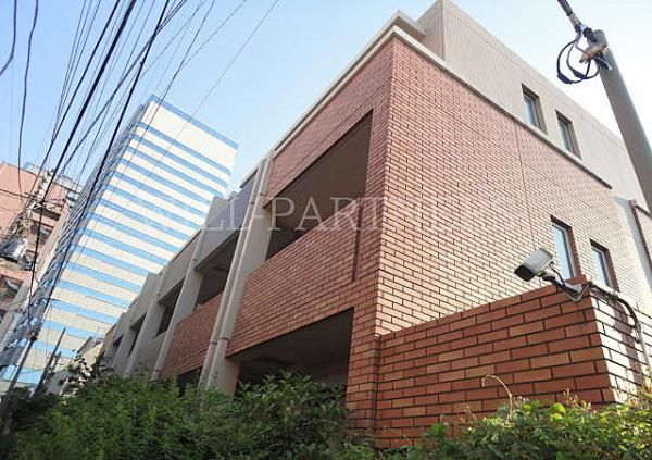 �y�Z�L�����e�B�z�@�~�n���h�ƃJ����