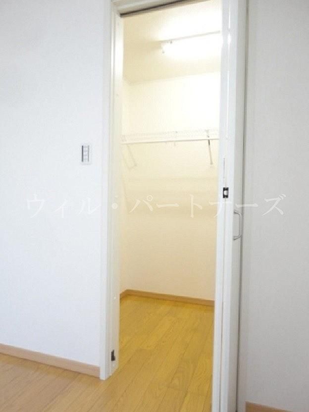 �y���[�z�@���Ԏ�蓯�d�l�A���E���]�^�C�v�̓����摜�ł�