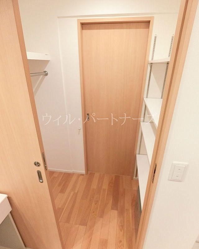 y[z@Ղ[I
