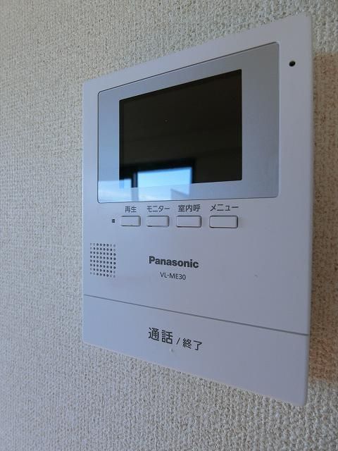 �y�Z�L�����e�B�z�@