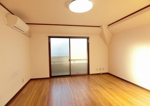 �y���ԁE���r���O�z�@