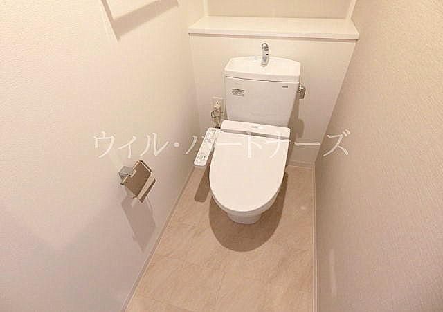 【トイレ】　同間取り同仕様/左右反転タイプ別住戸