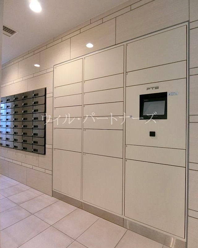 �y���̑��ݔ��z�@�G���g�����X��z�{�b�N�X