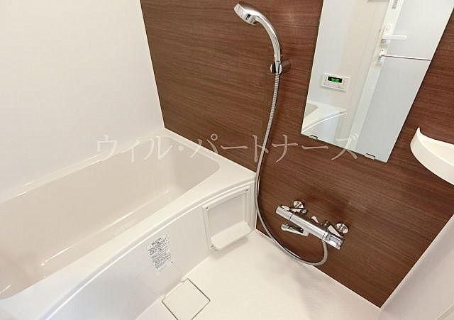 �y�o�X�z�@���Ԏ��A���E���]�^�C�v�̓����摜�ł�