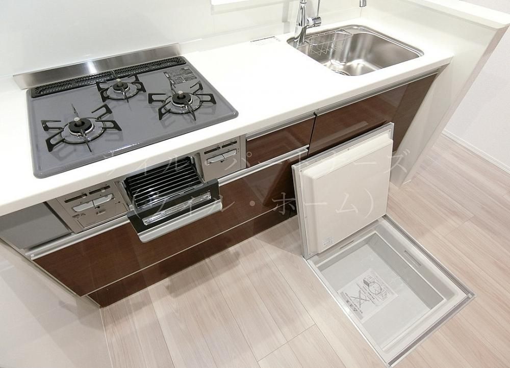 �y�L�b�`���z�@���{�H��ЁA���V���[�Y�̓����ł�/�Q�l