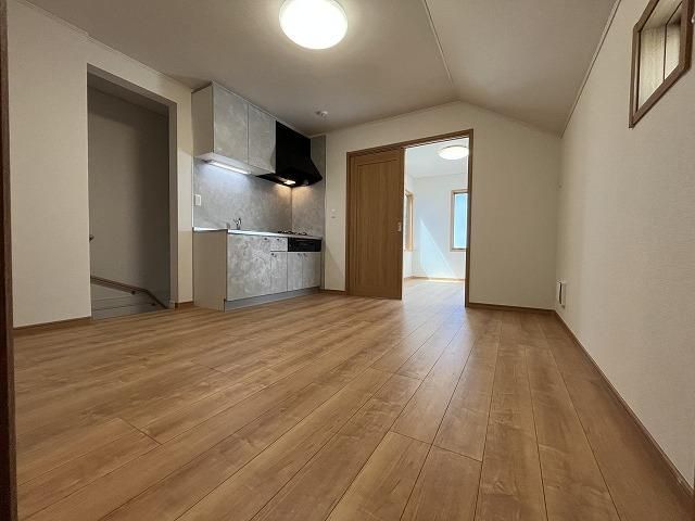 �y���ԁE���r���O�z�@