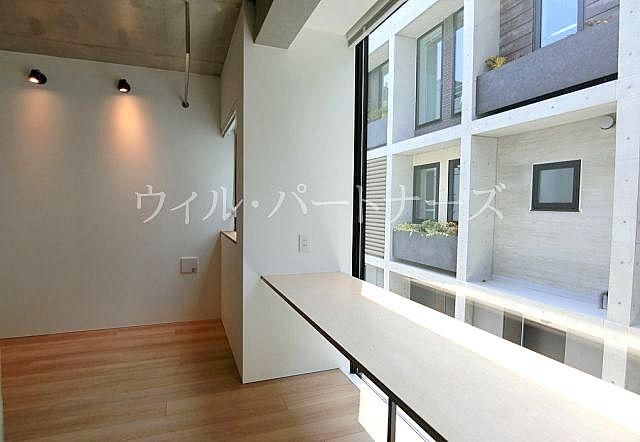 �y���̑������E�X�y�[�X�z�@�ڍׂ͂��C�y�ɂ��₢���킹������